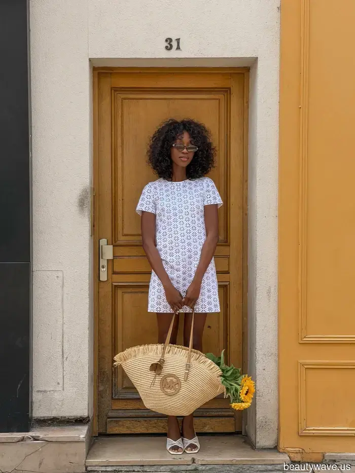 Le It Girl parigine concordano: queste sono le micro-tendenze che contano quest'estate.