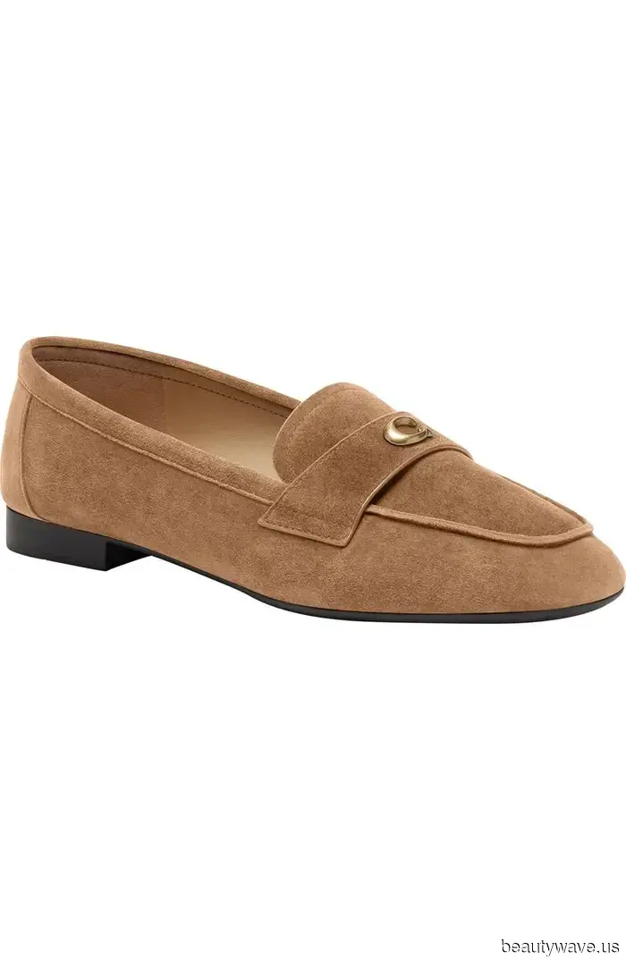 Stylish Individuals in London Will Sport These 6 Jeans-and-Shoe Pairings in 2026.