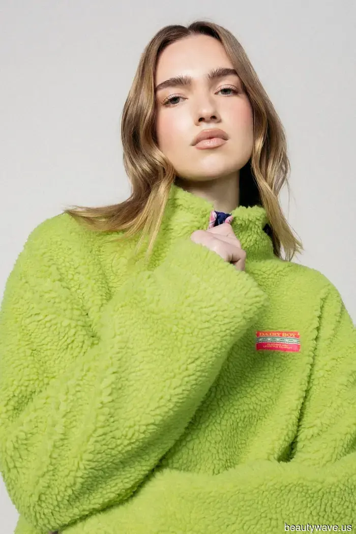 Pausiere die ganz weiße Kleidung&mdash;chice Frauen haben entschieden, dass dies der heißeste neue Farbtrend für den Sommer 2026 ist.