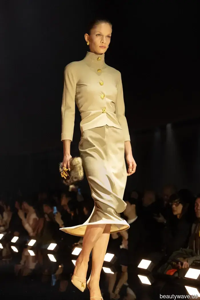 FYI: Esta es la forma más chic de llevar una falda en 2026