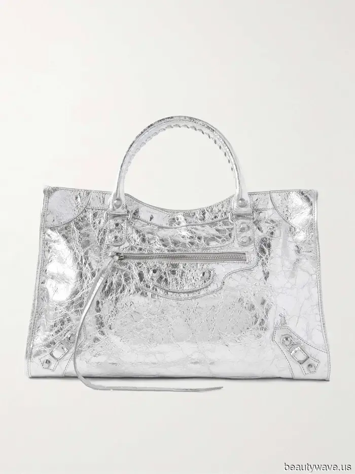 Chloé Clogs! Retro Designs! Phantom Totes! Original Fashion Enthusiasts Continue to Possess These 5 Must-Have Items.