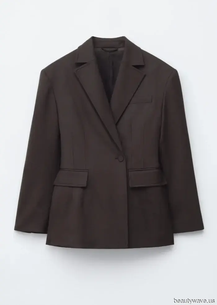 As a Fashion Editor residing in Paris, here are five stylish outfits I've noticed Parisians wearing this December.