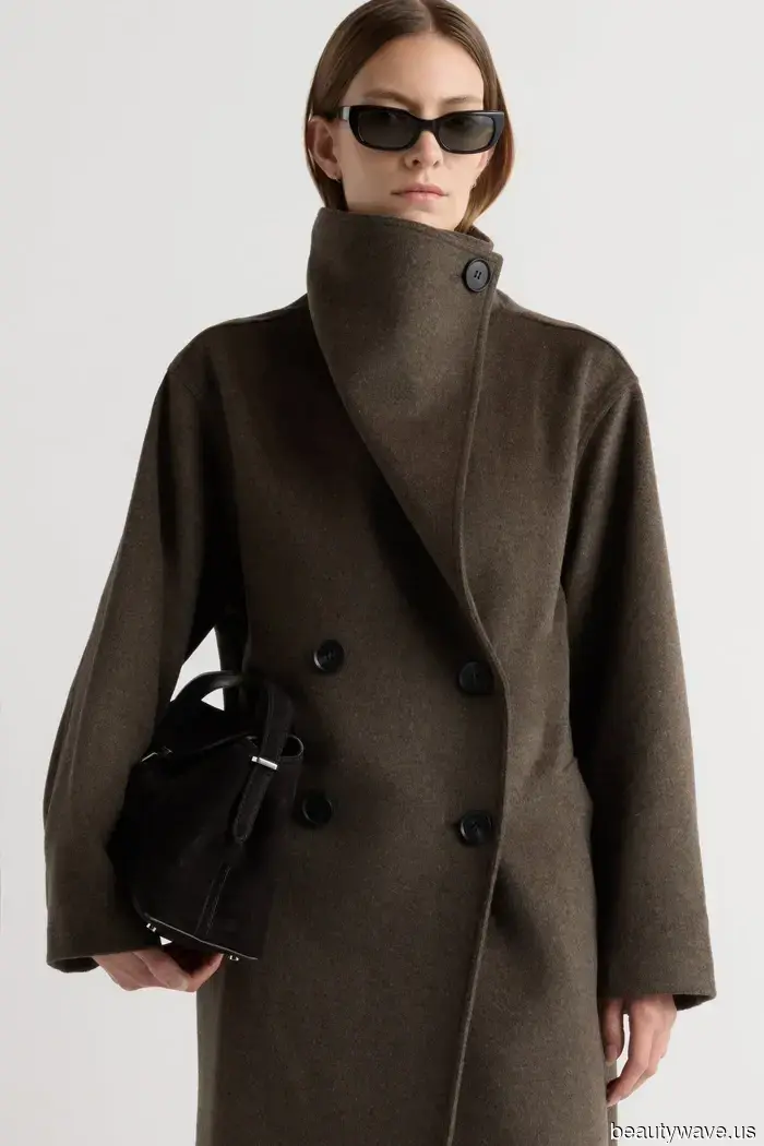 Victoria Beckham ha appena indossato l'unico trend di cappotto per cui Posh Spice sacrificherebbe i suoi minidress.