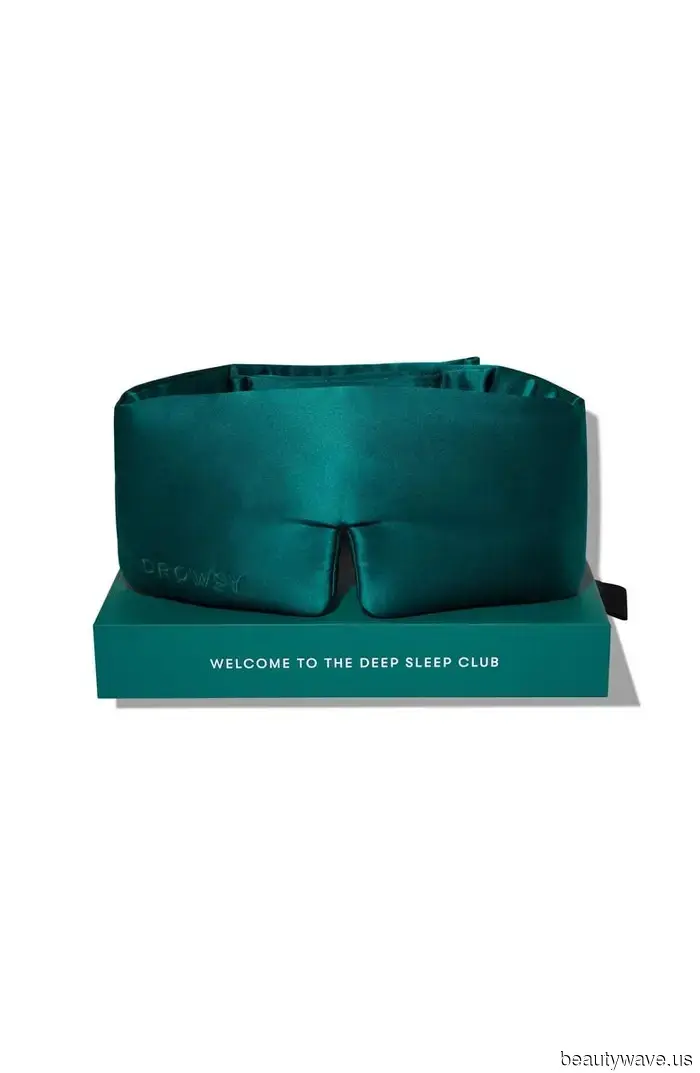 I frequently notice first-class passengers using the sleep mask that Maude Apatow loves on flights.