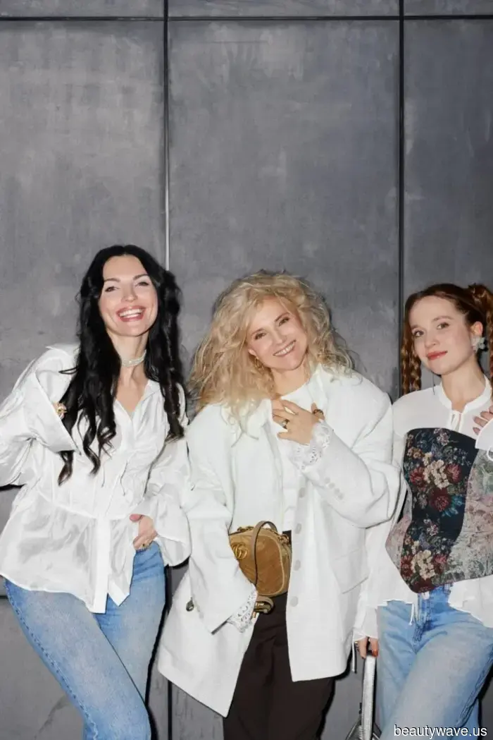 Vlad Sokolovsky, the group "Fabrika," and Ignaty Vinturov at the Bloom & Sing evening at HIDE