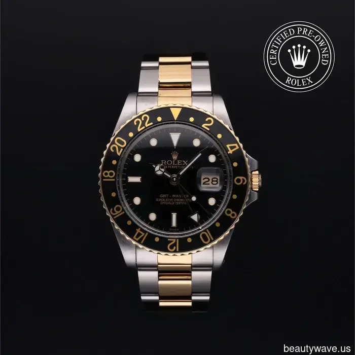 The resurgence of the oversized watch has officially started—and Dua Lipa is fully embracing it.