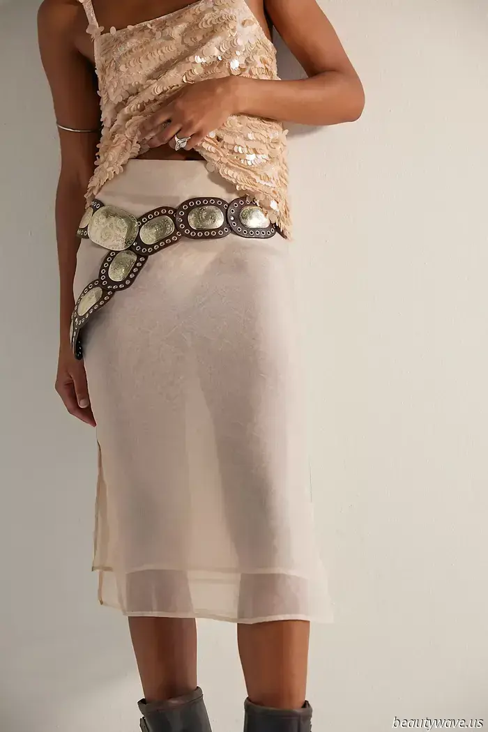 Put the Miniskirts on Hold—This Chic Trend Is Poised to Take Their Place This Summer.