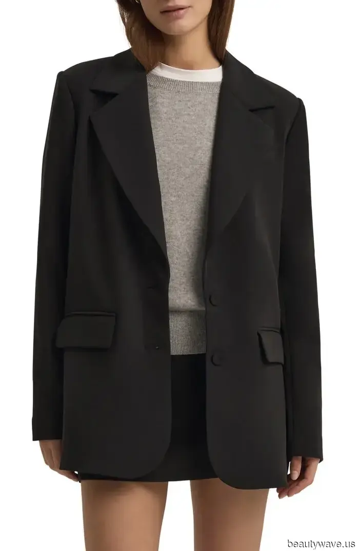 Salta i Pantaloni Neri: Questo È il Modo Chic di Abbinare un Blazer Oversize e Sneakers Bianche nel 2026