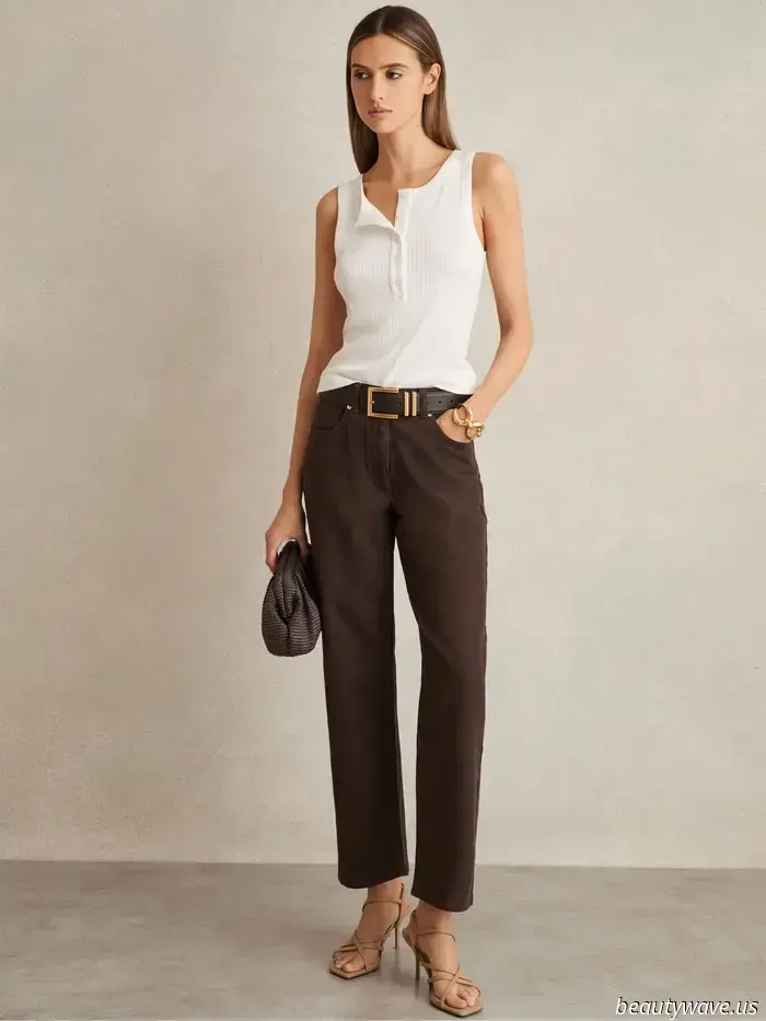 Is it just me, or are all the trendy girls opting for this denim style instead of baggy jeans?
