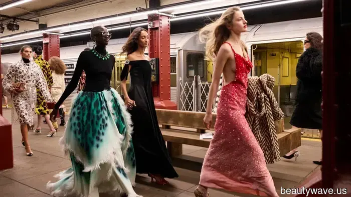 6 Tendenze che tutte le ragazze alla moda indosseranno nel 2026 sono state appena rivelate al Chanel M&eacute;tiers d'Art Show a…