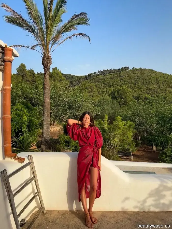 Step Aside, Black — This Is the Skirt Color You Should Wear to Get Compliments When You’re Out and About.