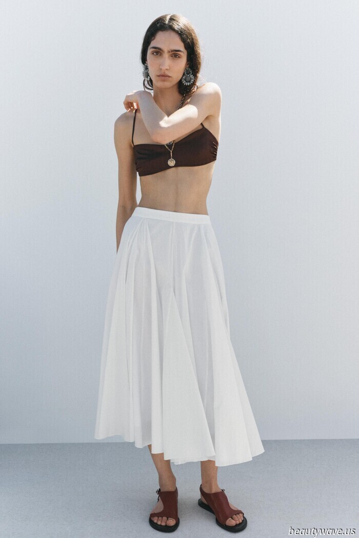 In my opinion, it’s officially a Zara summer—30 stylish items that fashion enthusiasts are eagerly seeking out this season.