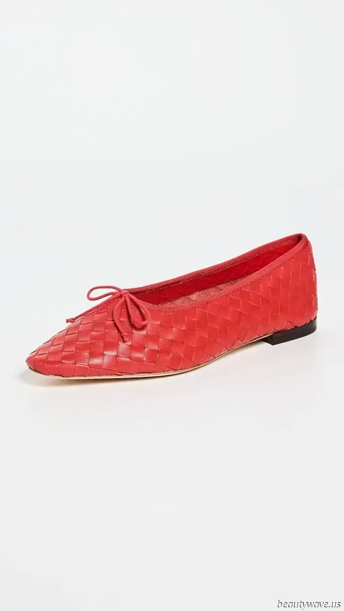 This is the color of ballet flats that fashion enthusiasts will purchase for the rest of 2025.
