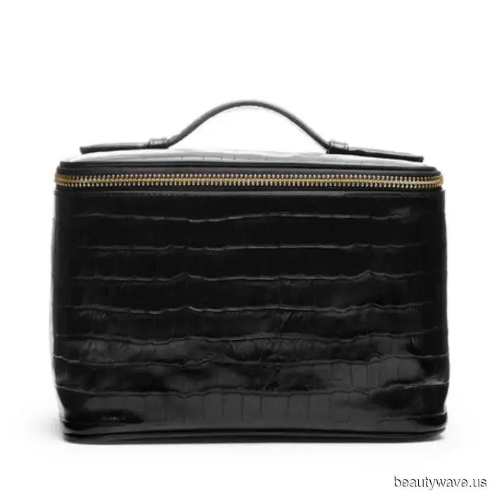 I'm Traveling from NYC to L.A.—Here’s What I'm Bringing for the Month.