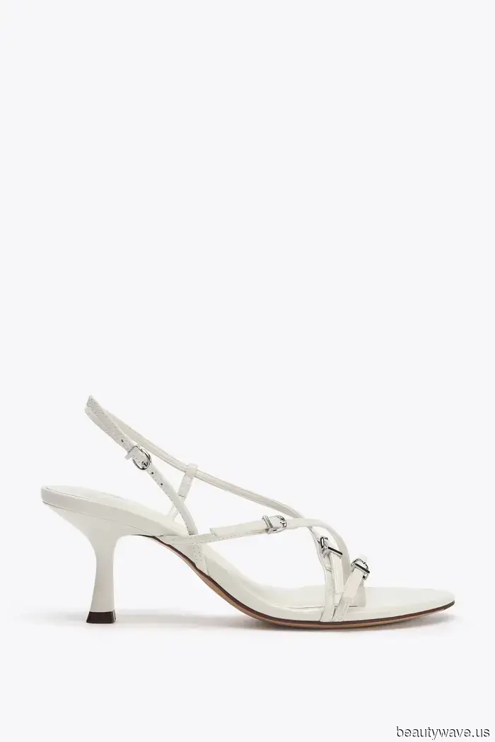 When I want my simple T-shirt dress to appear elegant, these are the shoes and bag I pair with it.