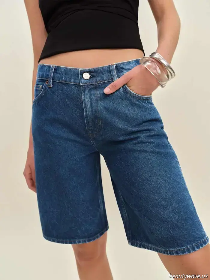 When I spot someone sporting this trend that's neither jeans nor shorts paired with sneakers, I can tell they're into fashion.