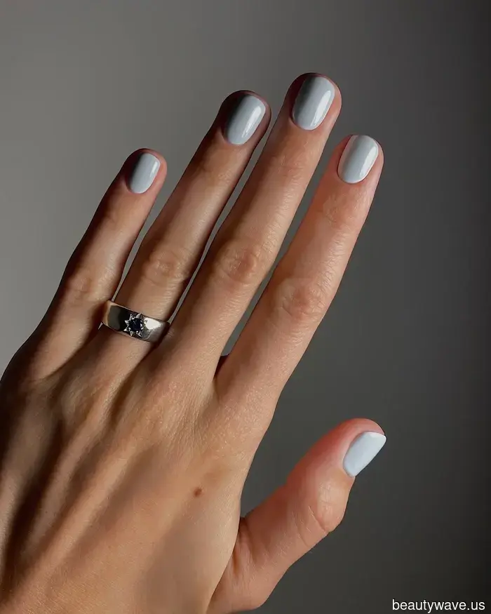 Pasa los pasteles&mdash;Esta es la tendencia de color de uñas genial que los expertos están usando en este momento.