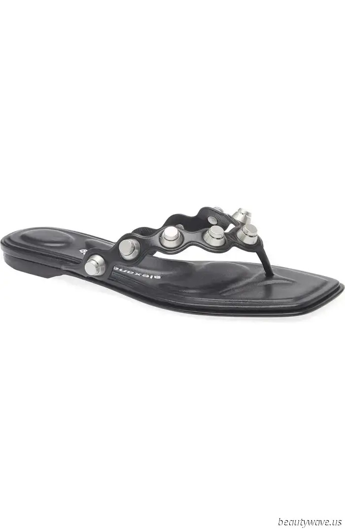 Diese Flip-Flops sind gerade viral geworden, was bedeutet, dass jeder diesen Trend im Sommer 2025 tragen wird