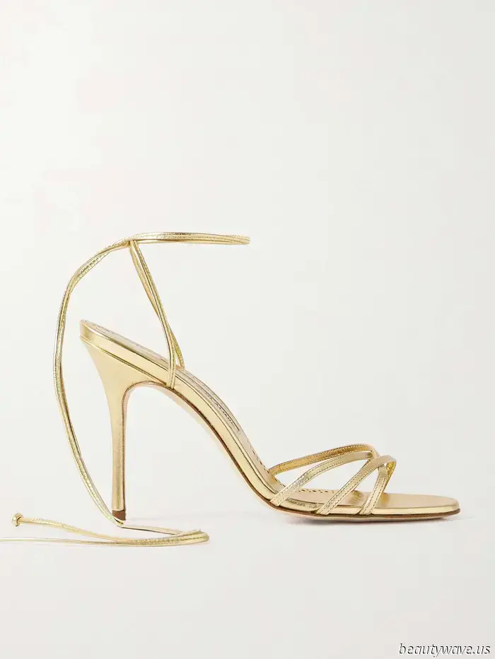 In Paris, this highly stylish sandal trend has just overshadowed ballet flats.