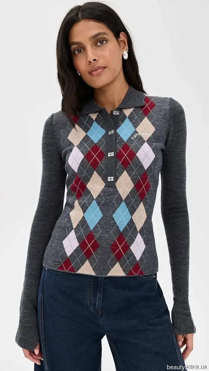 Plötzlich trägt jede Modeperson den Pullover-Trend, der vor nicht allzu langer Zeit als hässlich galt.