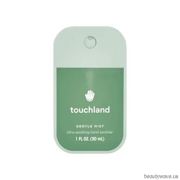 What's in My Bag: 12 Essential Personal Items I Always Bring When Flying