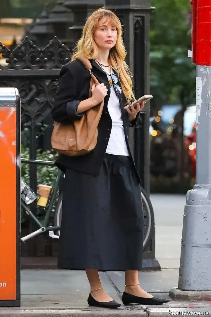 You’re definitely a fashionista if you opt for this classic bag color rather than black.