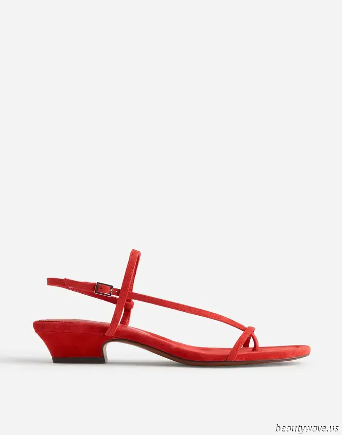 Schwarze High Heels sind in Ordnung, aber in Portofino weiß jeder, dass diese Schuhfarbe mit Kleidern eleganter aussieht.