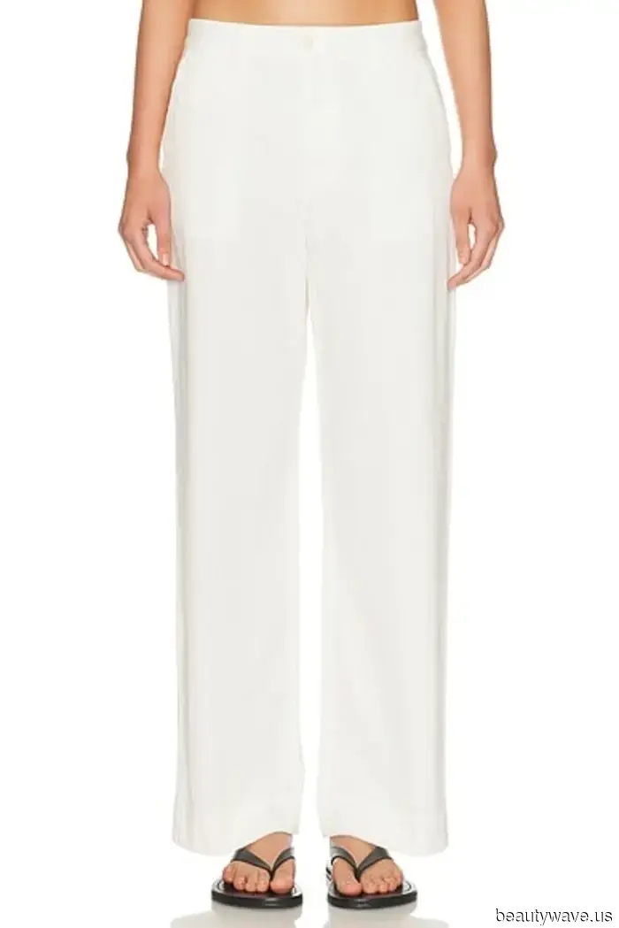 Sighted on the Upper East Side: The Most Stylish White Pants and Flat Shoe Ensemble of the Season