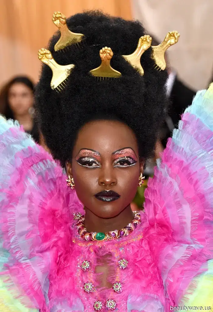 Dal 1981 al 2025, questi look di bellezza del Met Gala sono i migliori di sempre indiscussi.