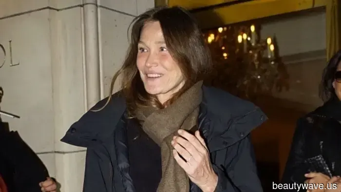 To Achieve a French Supermodel Look, Pair This Stylish Bag Trend With Your Casual Outfits.