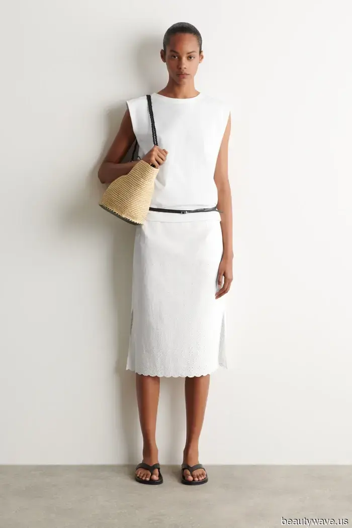 Chic French women are aware that these 7 essential wardrobe pieces are crucial for achieving an expensive look during the summer.