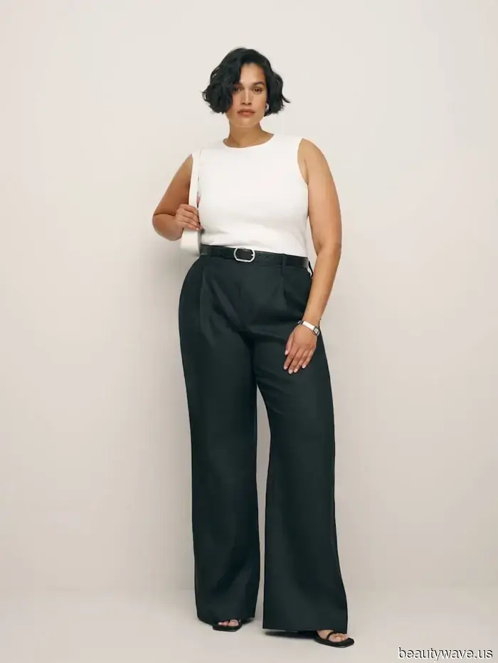 Elegante über 50-Jährige tauschen Kleider und Sandalen gegen diese Hose-und-Schuh-Kombination vor dem Herbst.