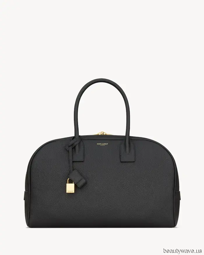 So che hai un gusto classico se stai portando questa borsa senza tempo.