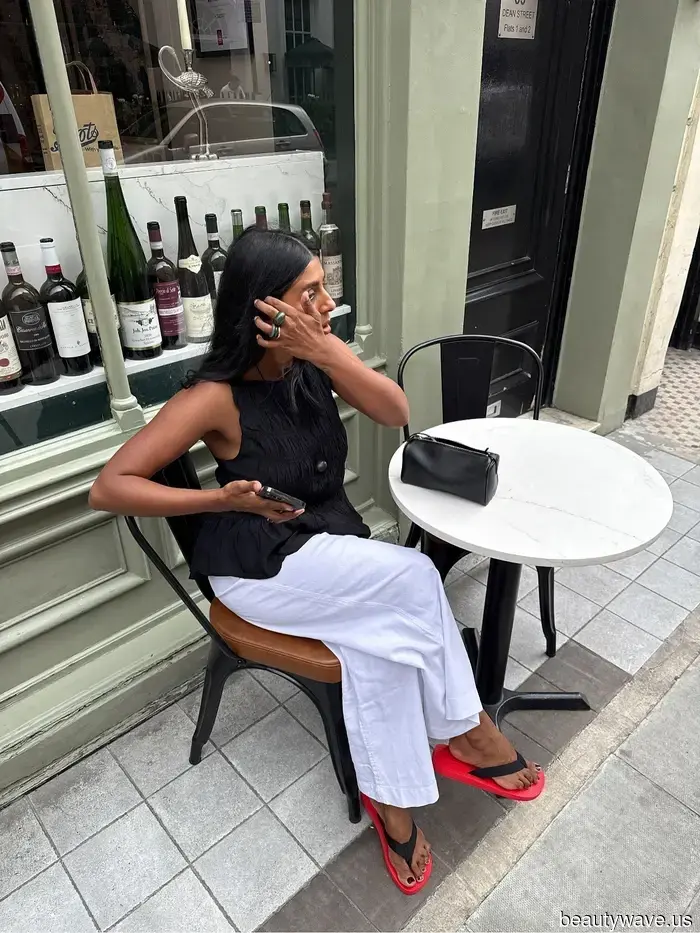 Flip-Flops sind schick zu Jeans, aber stilvolle Menschen tragen sie auch zu diesem Hosen-Trend.