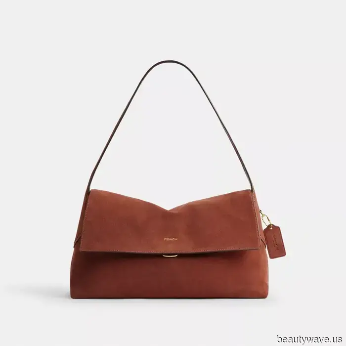 PSA: The Pant-and-Heel Ensemble Trendy Girls Are Sporting with Coach's Latest Must-Have Bag