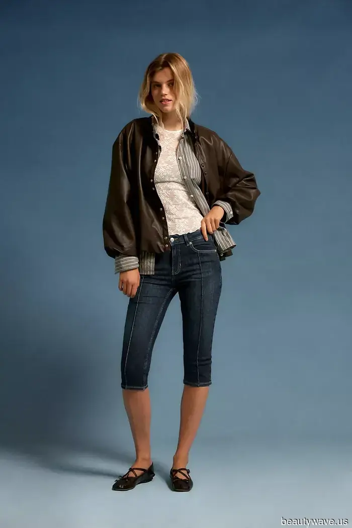 I never expected denim capris to return, but Alexa Chung has just shown me otherwise in Paris.