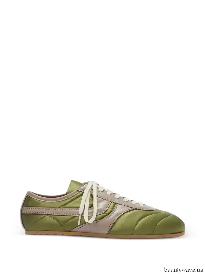 Entschuldigung, weiße Sneakers&mdash;Modebewusste Menschen wählen stattdessen diese 5 Sommerfarben.