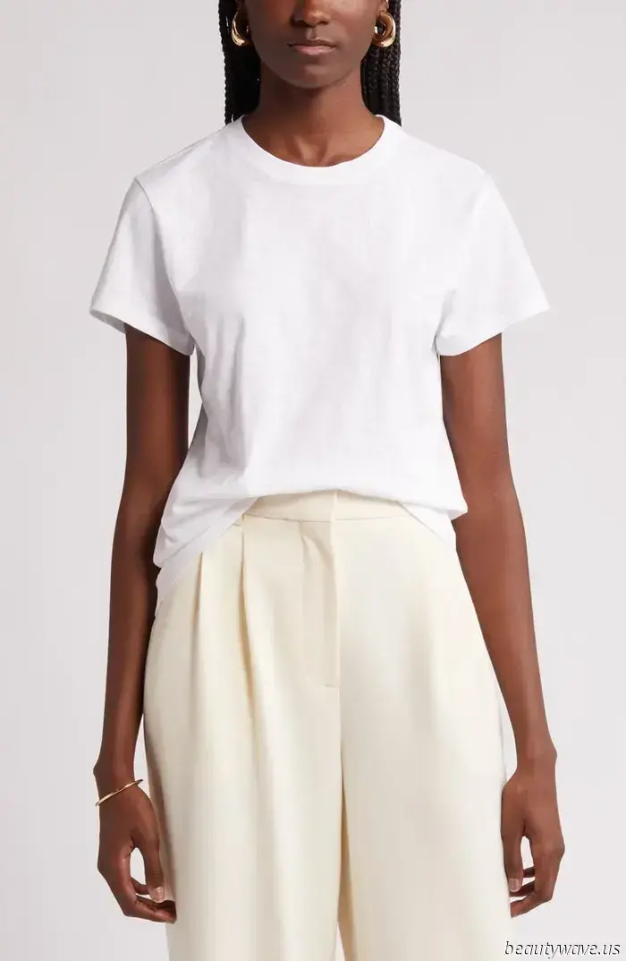 Here’s the sophisticated approach to styling a white t-shirt currently.