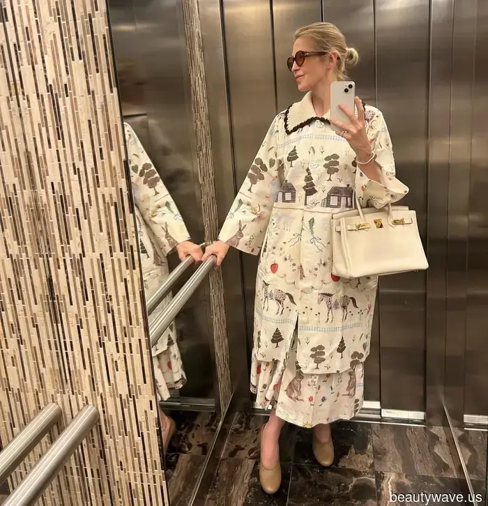 Kelly Rutherford ist die Königin der ikonischen Aufzug-Selfies&mdash;das sind die Schönheitsprodukte, die in ihrer Birkin versteckt sind.