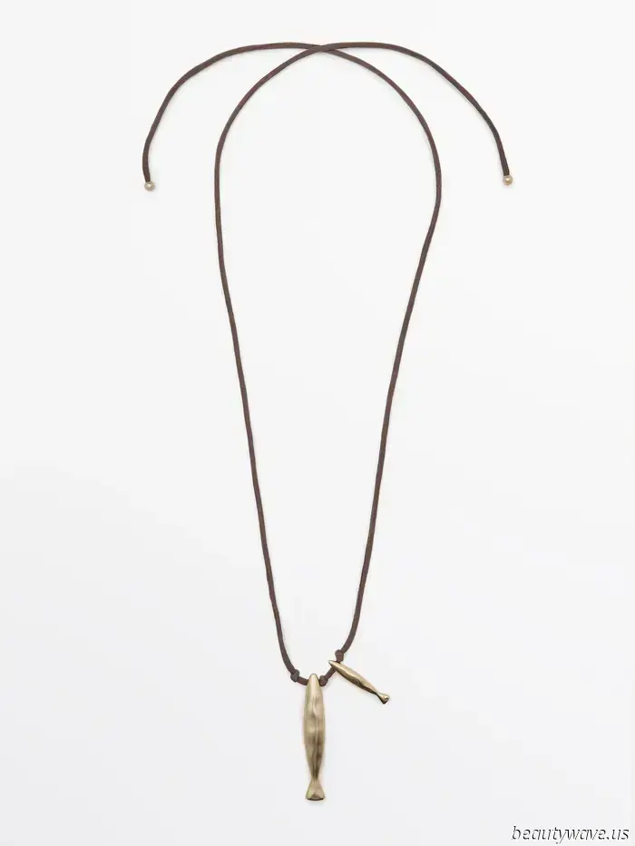 Out of the blue, everyone in the fashion world is sporting this jewelry trend—I recently discovered the most stylish option for less than $100.