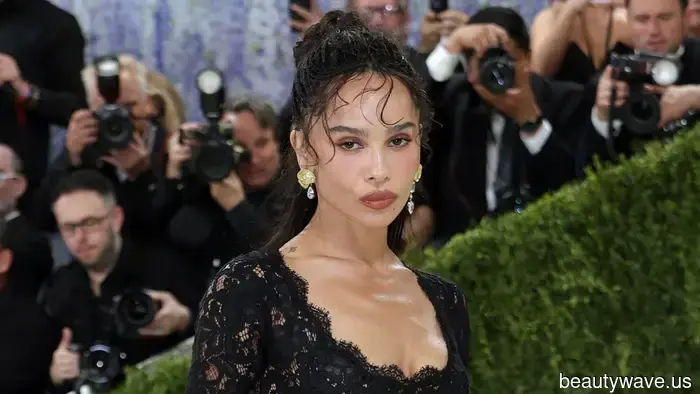 Zo&euml; Kravitz ha appena indossato il vestito nudo più di classe nella storia del Met Gala