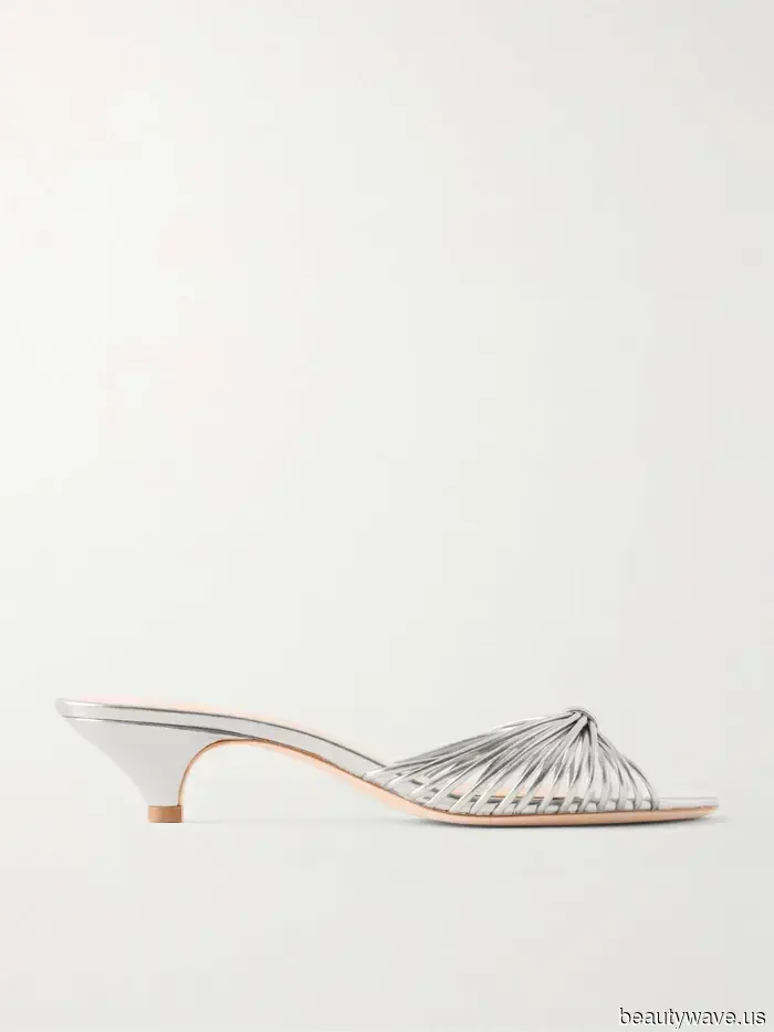 Not Gold—Stylish Individuals in Their 40s and 50s Recognize That This "Outdated" Heel Color Is Actually Quite Sophisticated.