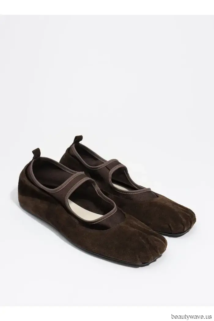 The new Fall 2026 footwear is arriving, and I'm completely confident that these 33 styles will be sold out.