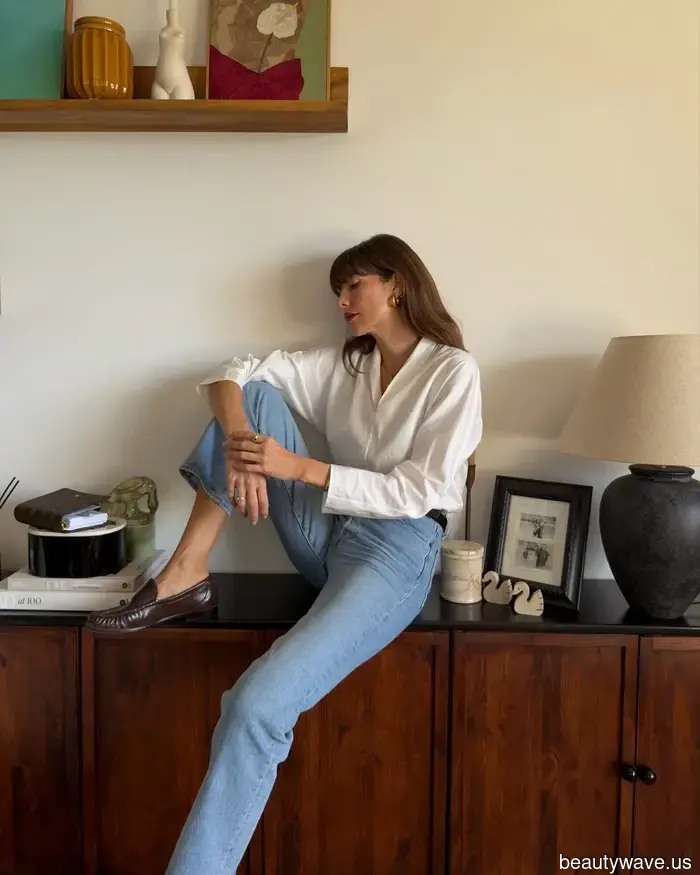 Nessuno rende il denim più chic delle donne francesi&mdash;3 tendenze di scarpe che stanno abbinando ai jeans a sigaretta in questo momento