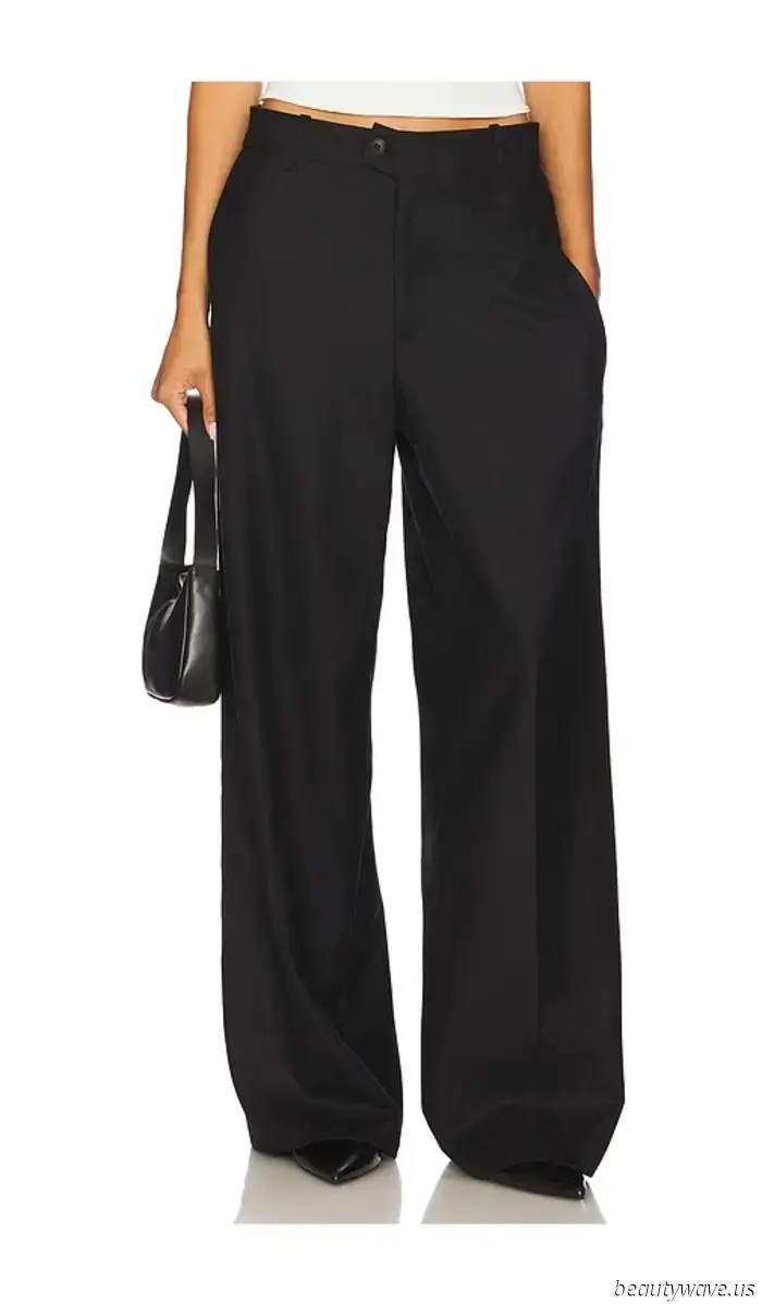 I couldn't help but observe that the trendiest dressers in L.A. consistently pair this shoe style with black trousers.