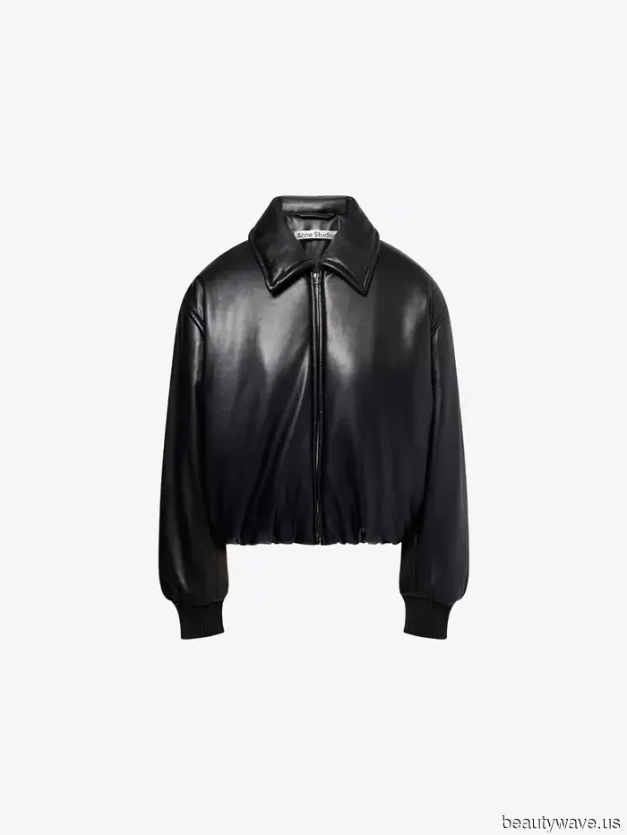 Indeed, blue skinny jeans have made a comeback—here are 7 outfits that keep them feeling fresh in 2025.