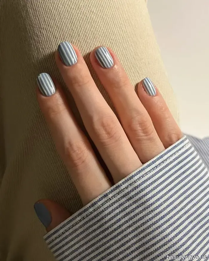 Apologies, Polka Dots; this is the even more stylish nail art design I'm saving for fall.