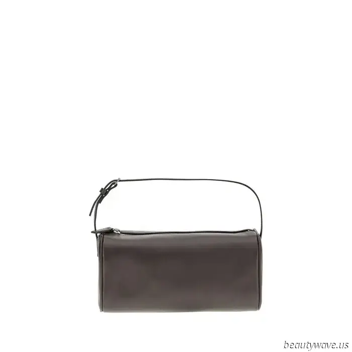 Since the Margaux is currently unavailable, this is the Row bag we're opting for instead.