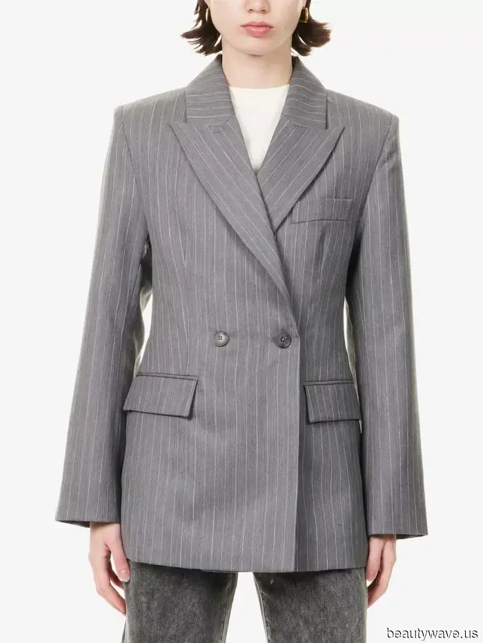 Apologies, Denim—Here are 5 Summer Blazer Trends to Watch for in 2026.