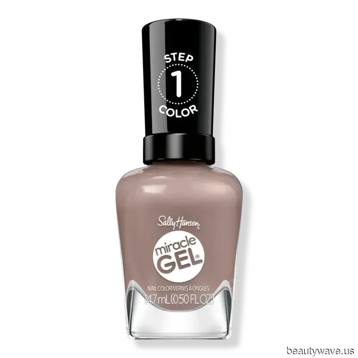 The Most Fashionable Individuals Are Donning These 11 Nail Colors Recommended by Experts This September